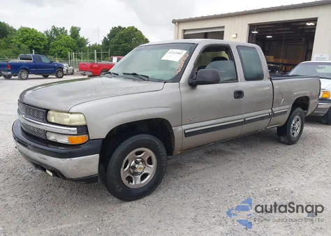 2000 Chevrolet Silverado 1500 z USA, uszkodzony, nr VIN 2GCEK19V6Y1387304